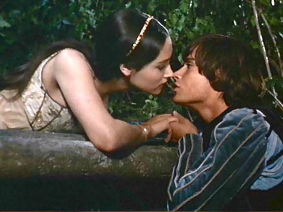 4 Romeo-Juliet-1968-romeo-and-juliet-by-franco-zeffirelli-24095527-720-540  
